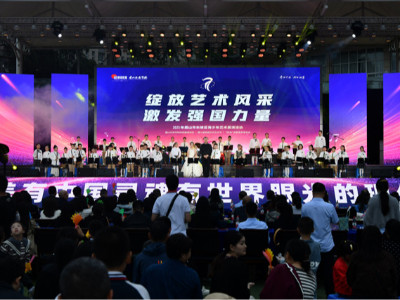 眉山東坡區(qū)青少年藝術盛會啟幕，鷹皇科技匠心打造舞臺音畫盛宴